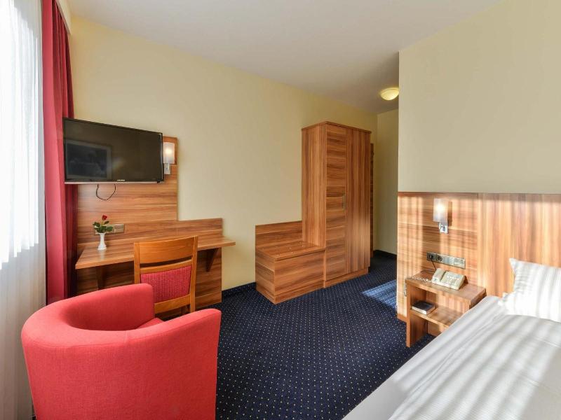 Hotel Gasthof Rotes Rovu image
