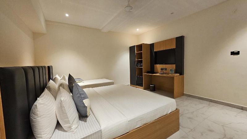 Emerald Urban Comforts image