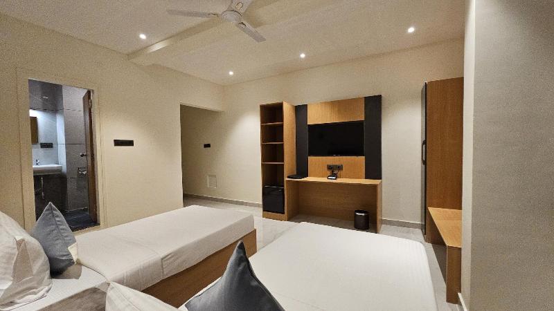 Emerald Urban Comforts image