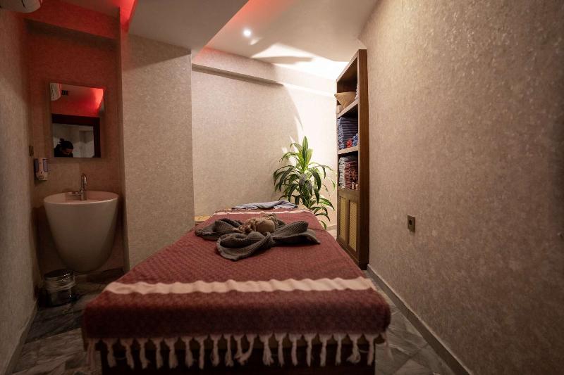 Uğurlu Hotel