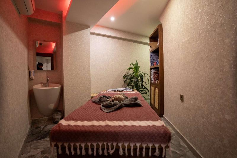 Uğurlu Hotel