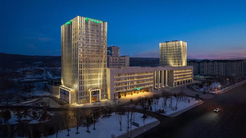 Holiday Inn Liaoyuan City Center image