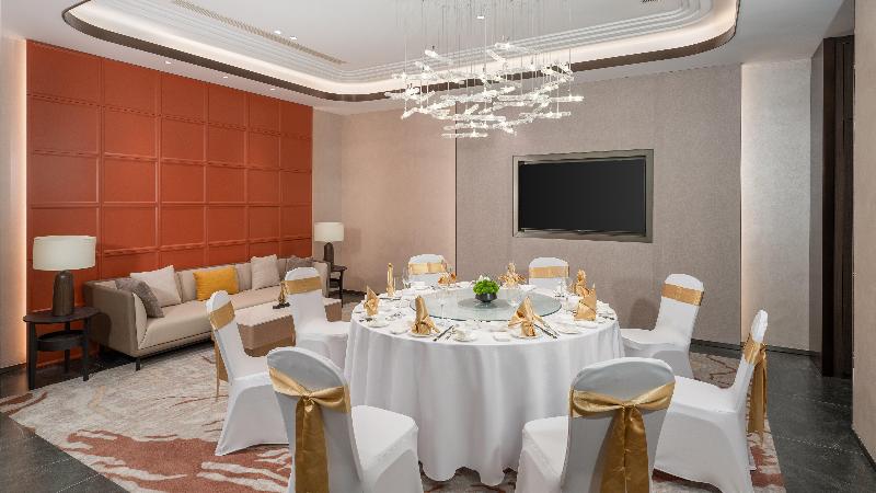 Holiday Inn Liaoyuan City Center image