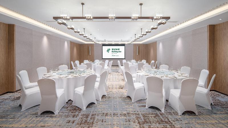 Holiday Inn Liaoyuan City Center image