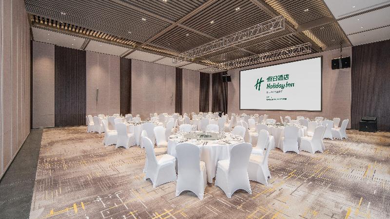 Holiday Inn Liaoyuan City Center image