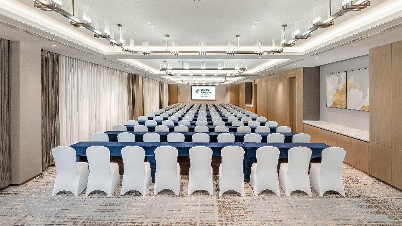 Holiday Inn Liaoyuan City Center image