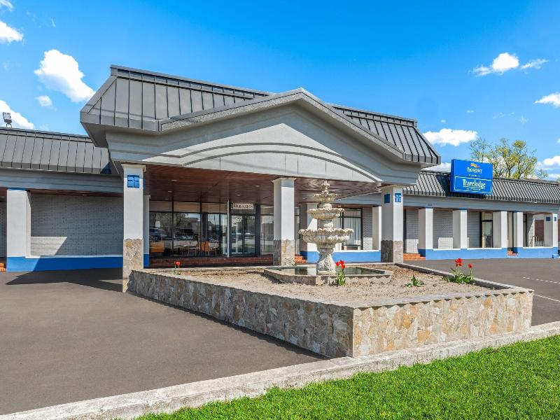 Baymont By Wyndham Salisbury Md — exterior view