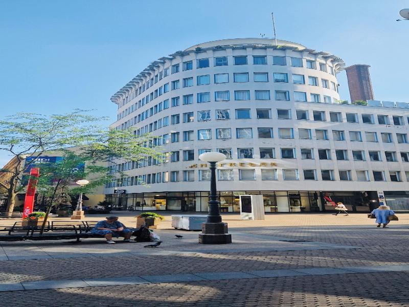 Angel Main Square image