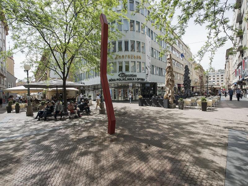 Angel Main Square image