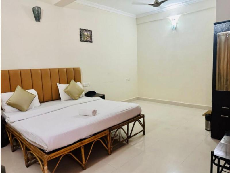 Candolim Aloft image