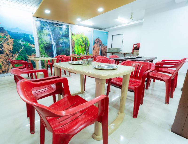 Itsy Hotels Anupam image