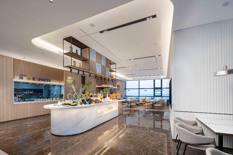 Holiday Inn Express Wuhan East Lake image