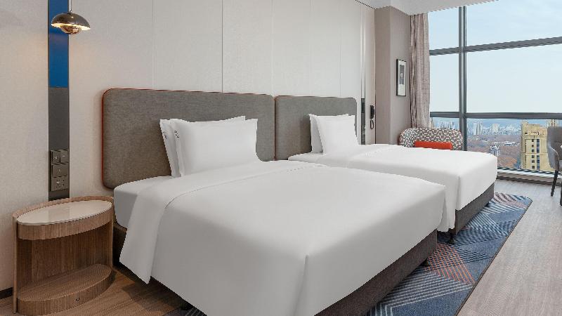 Holiday Inn Express Wuhan East Lake image