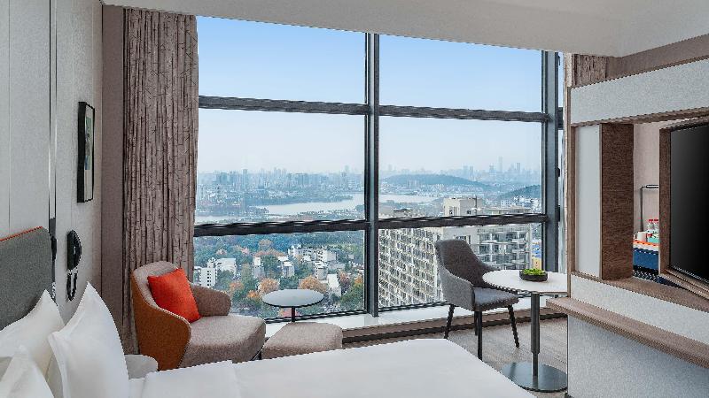 Holiday Inn Express Wuhan East Lake image