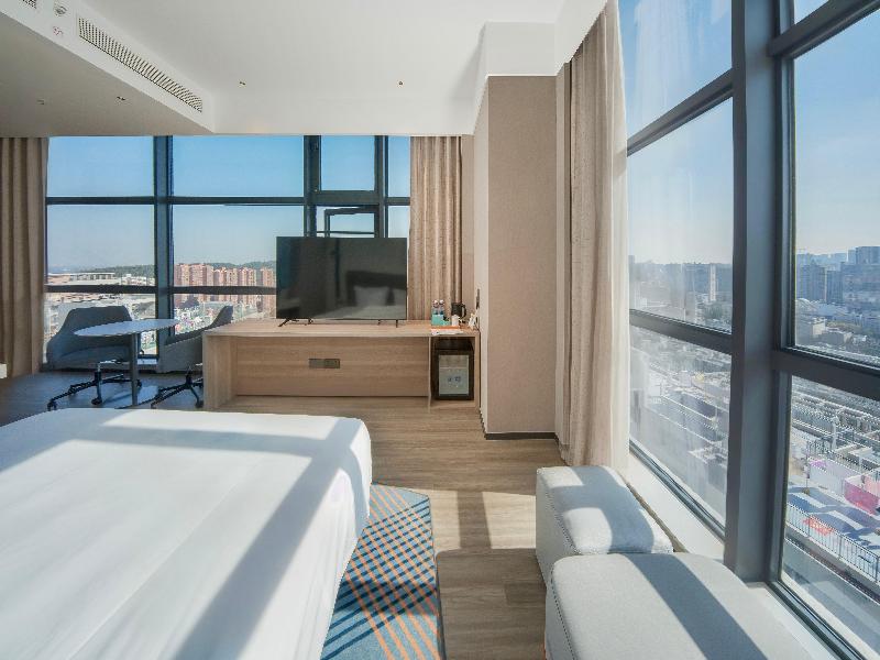 Holiday Inn Express Wuhan East Lake image