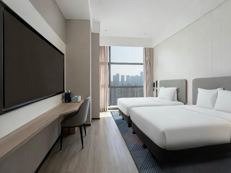 Holiday Inn Express Wuhan East Lake image