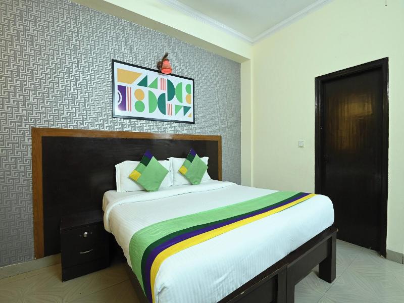 Treebo Green View, Noida image