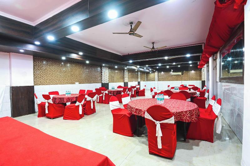 Treebo Green View, Noida image