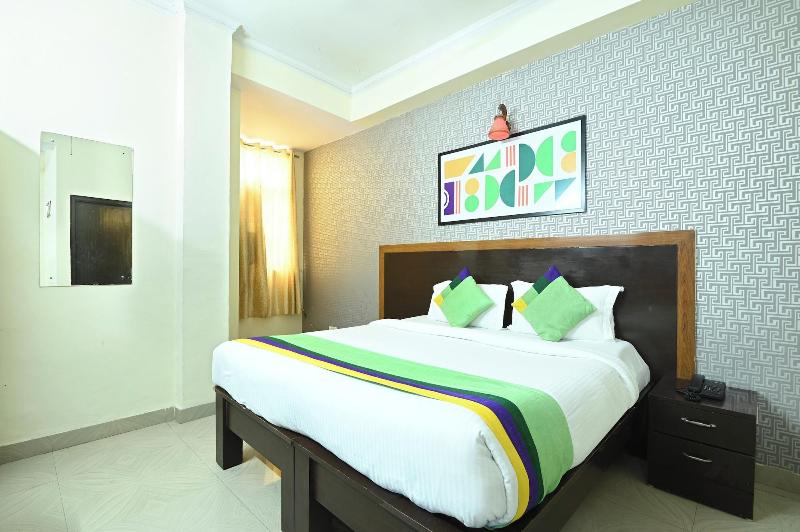 Treebo Green View, Noida image