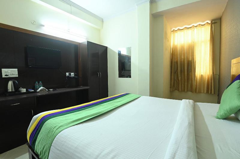 Treebo Green View, Noida image
