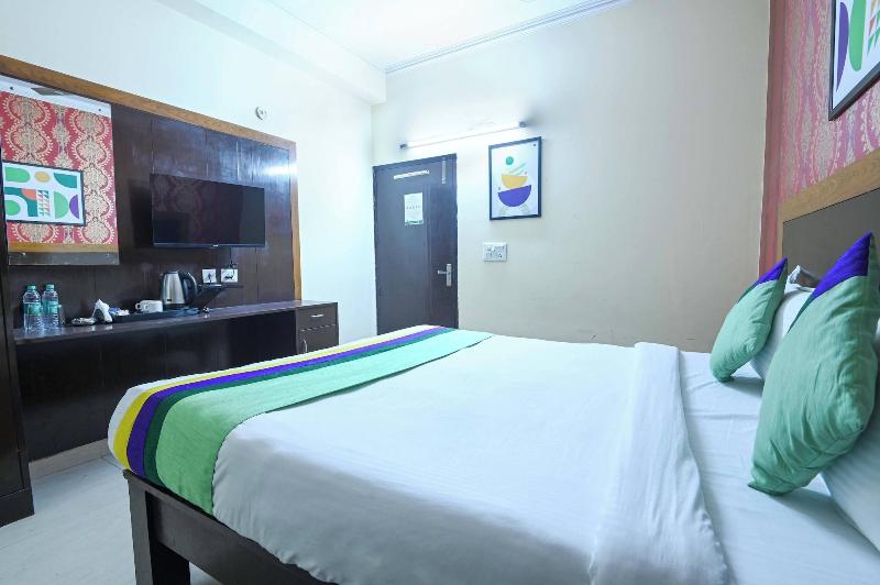 Treebo Green View, Noida image