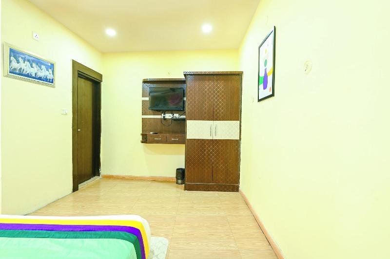 Treebo Green View, Noida image