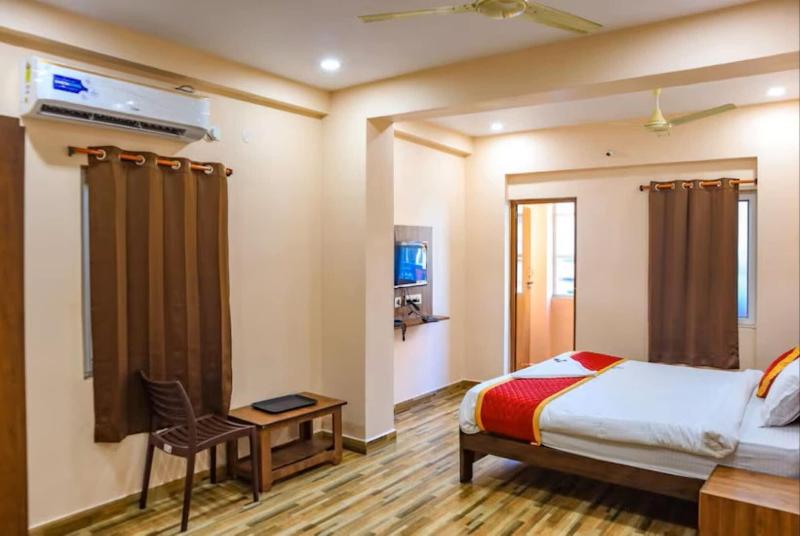 Hotel Radha Krishna image