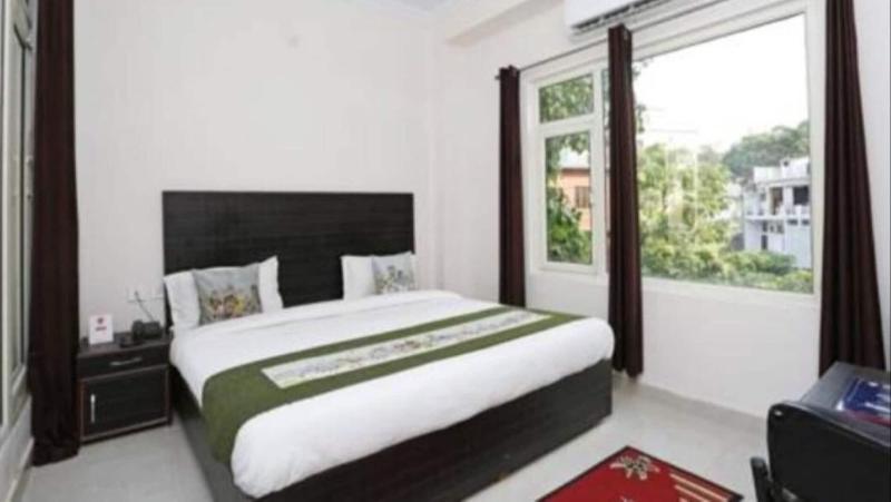 Hotel Ananta Inn image