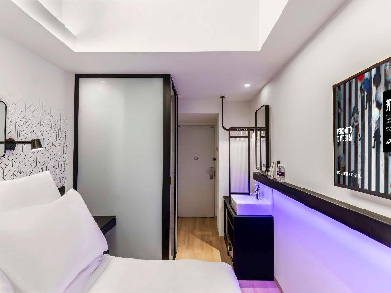 Yotel Tokyo Ginza image