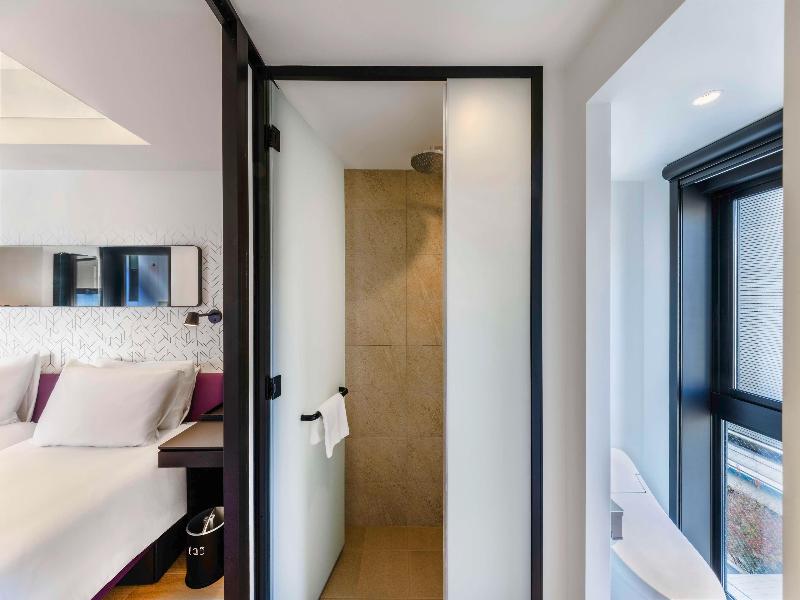 Yotel Tokyo Ginza image