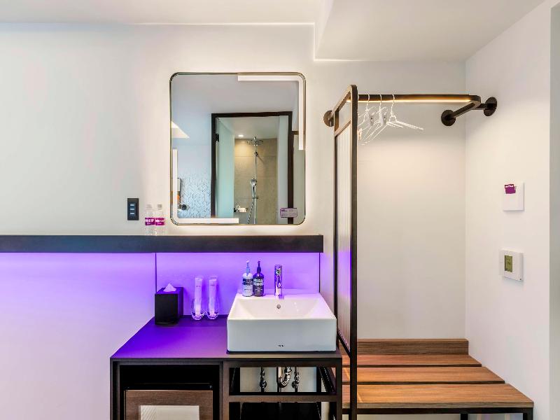 Yotel Tokyo Ginza image