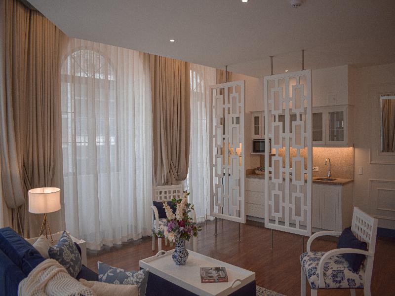 Parc Royale Suites image