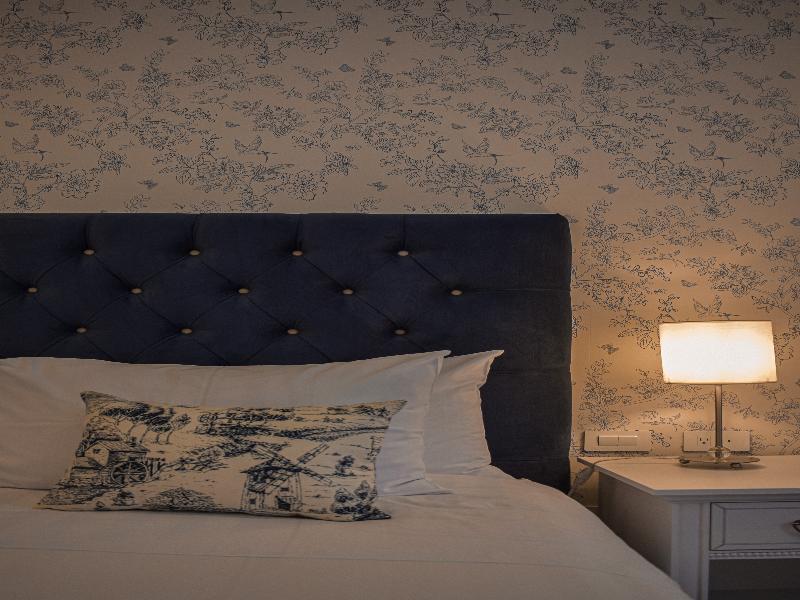 Parc Royale Suites image