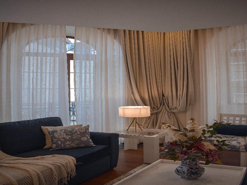Parc Royale Suites image