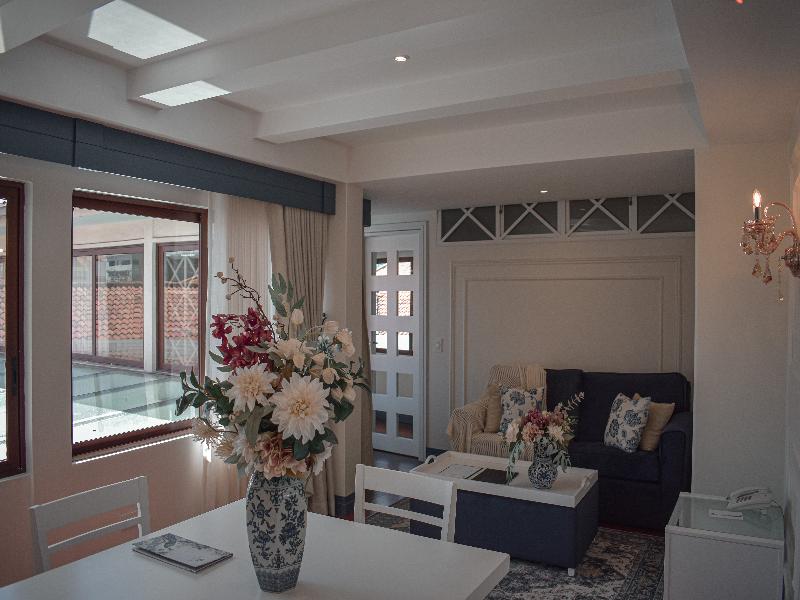 Parc Royale Suites image