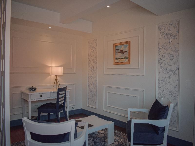 Parc Royale Suites image