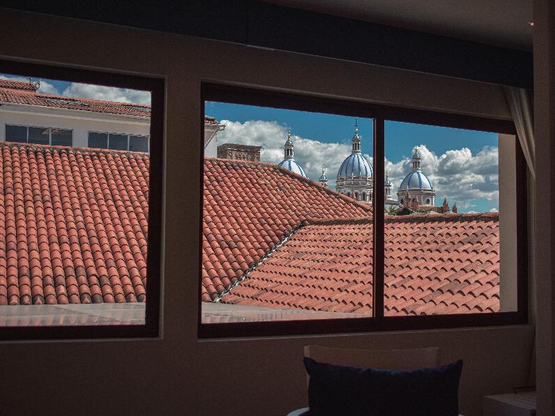 Parc Royale Suites image