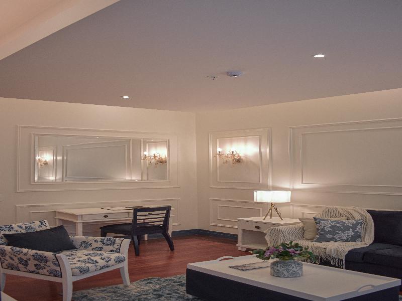 Parc Royale Suites image