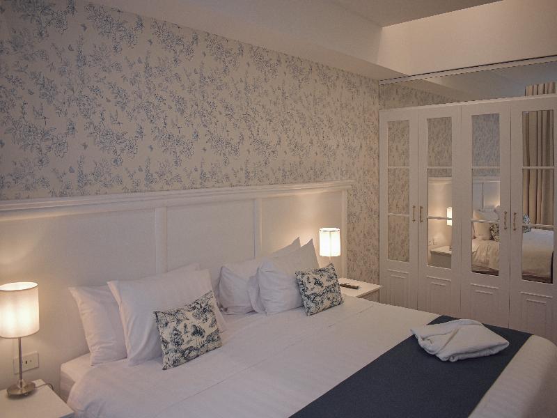 Parc Royale Suites image