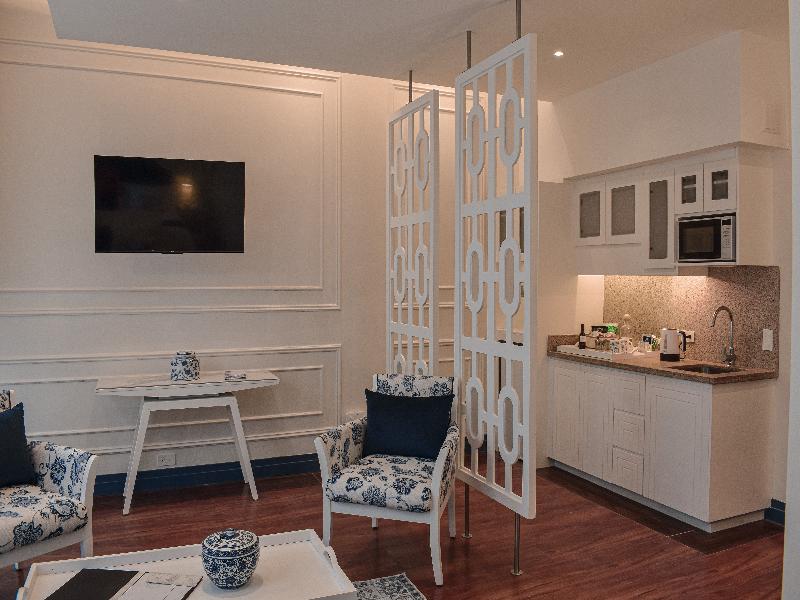 Parc Royale Suites image