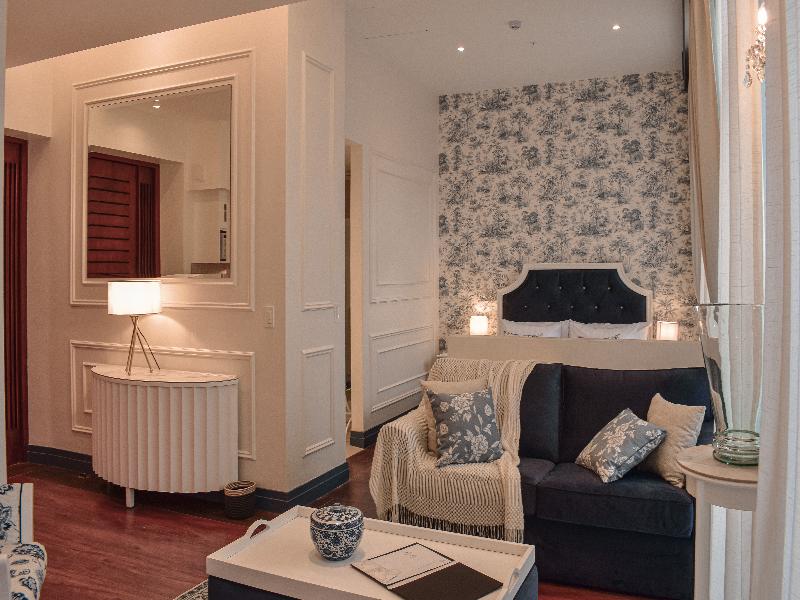 Parc Royale Suites image