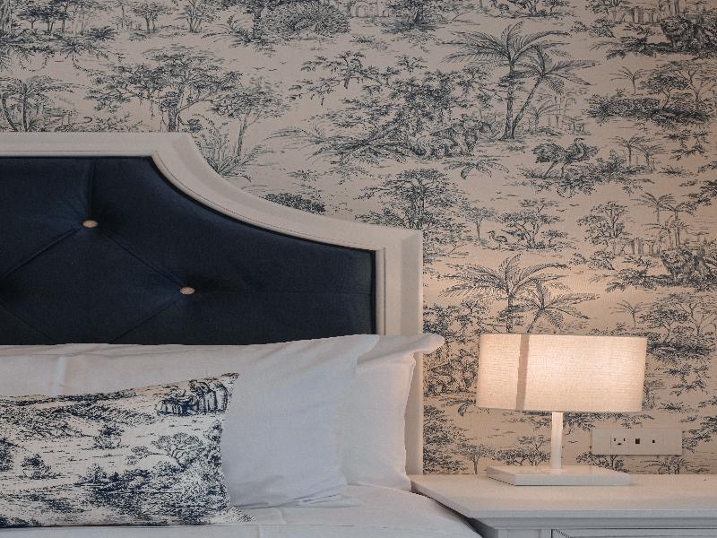 Parc Royale Suites image