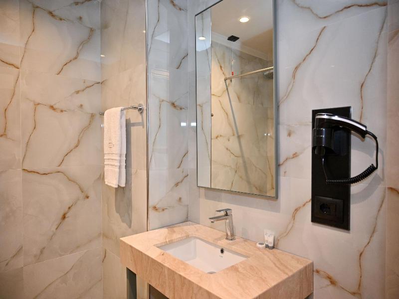 Adria Palace Hotel image