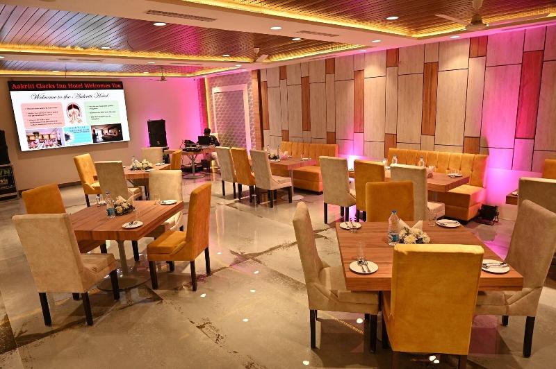 Hotel Aakriti Clarks Inn Express