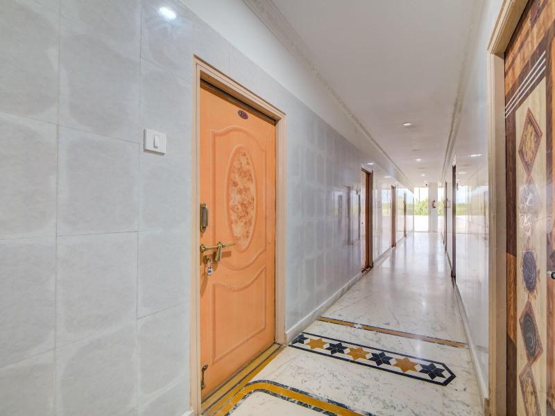 29087 Hotel Golden Pride — view