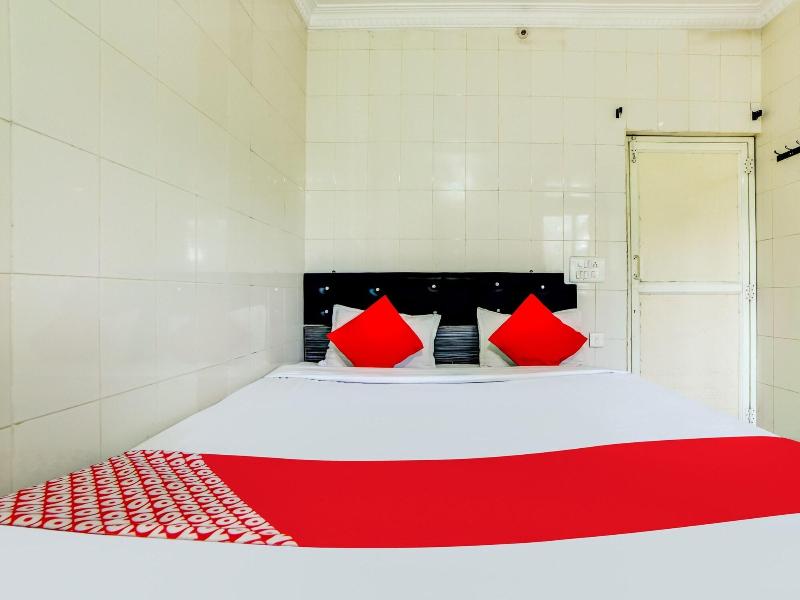 29087 Hotel Golden Pride — view
