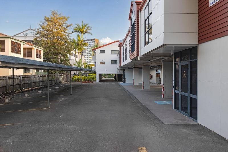 Asraport Motel image
