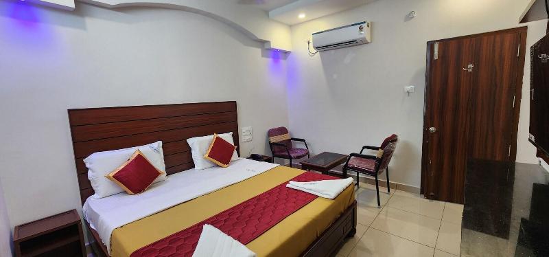 Hotel Dvr Grand image