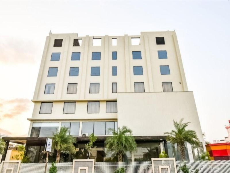 Hotel Royal Akshayam image