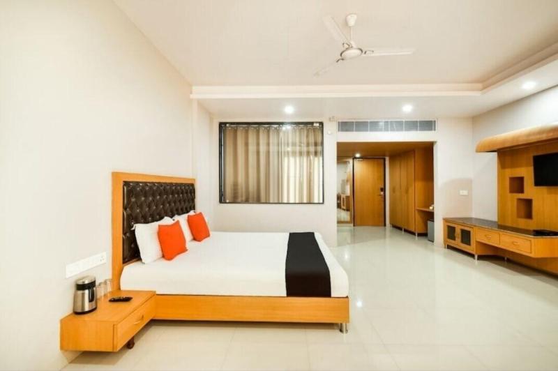 Hotel Royal Akshayam image